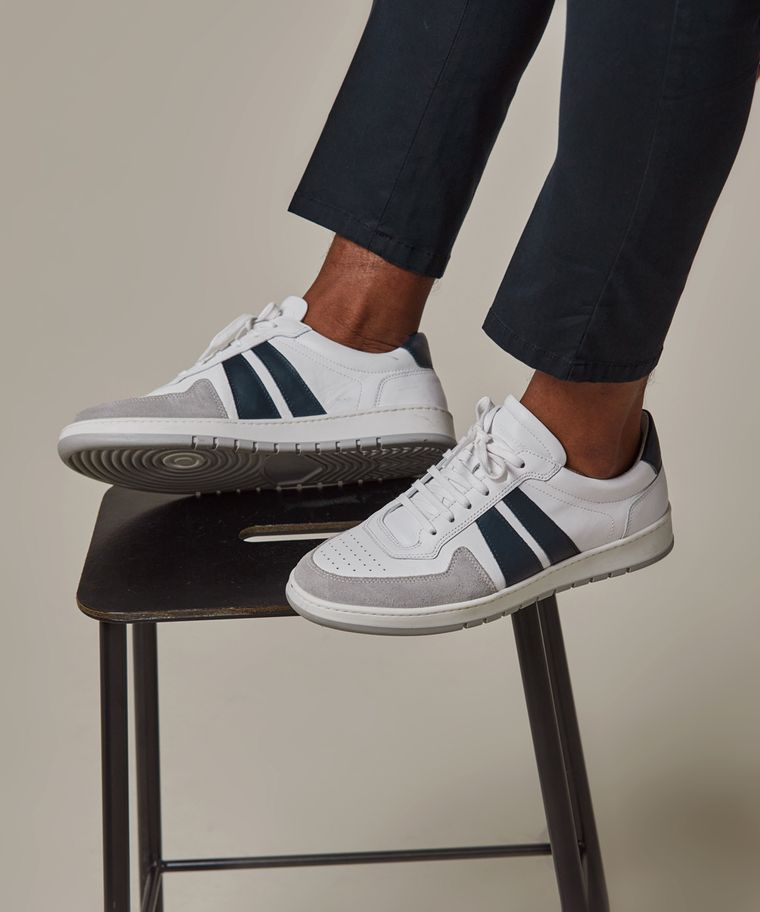 White leather striped sneakers