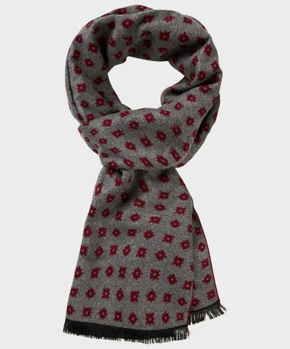 null Red woven scarf