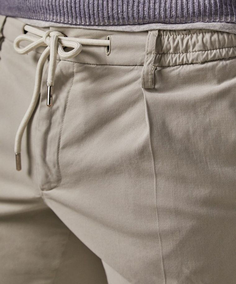Beige, Sportcord-Chinohose