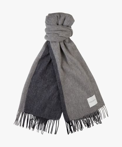Profuomo Navy oversized lambswool scarf