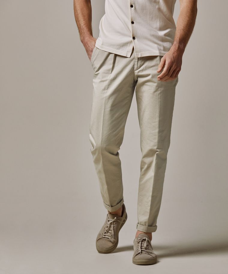 Beige relaxed fit chino