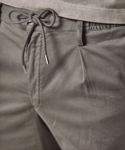 Profuomo Taupe sportcord shorts