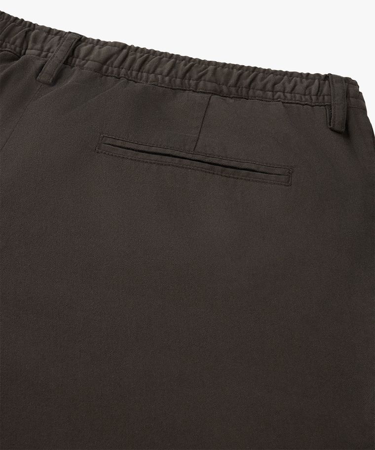 Braune Sportcord-Shorts